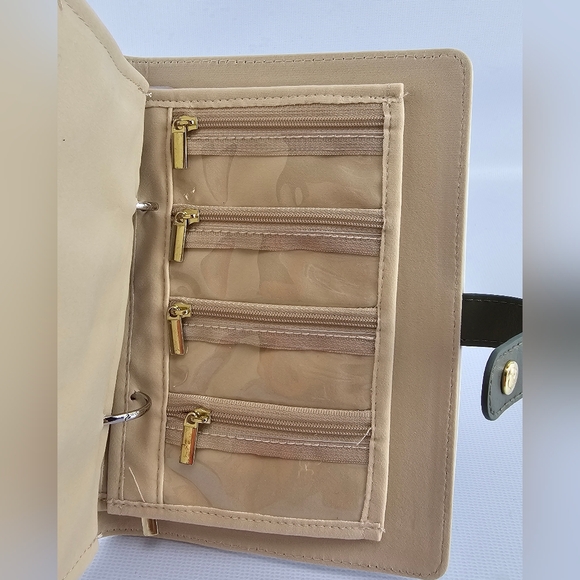 Vlando Yancy Travel Jewelry Organiser Foldable Jewelry Storage Book Green/Cream - Picture 9 of 15